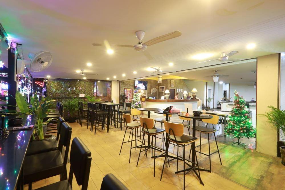 Pasadena Lodge Pattaya Exteriör bild